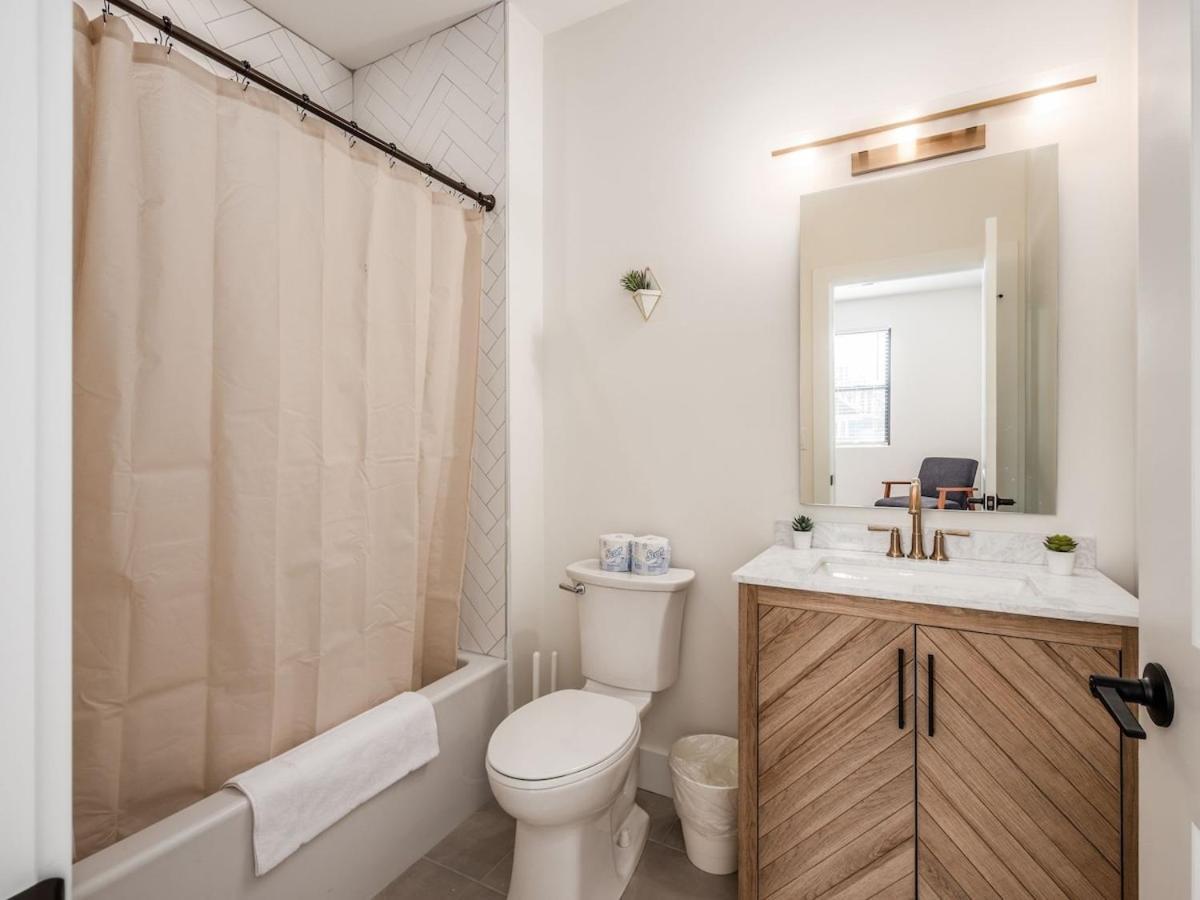 Modern Luxury 4br 3 5ba Oasis In Historic Old Town East Pd