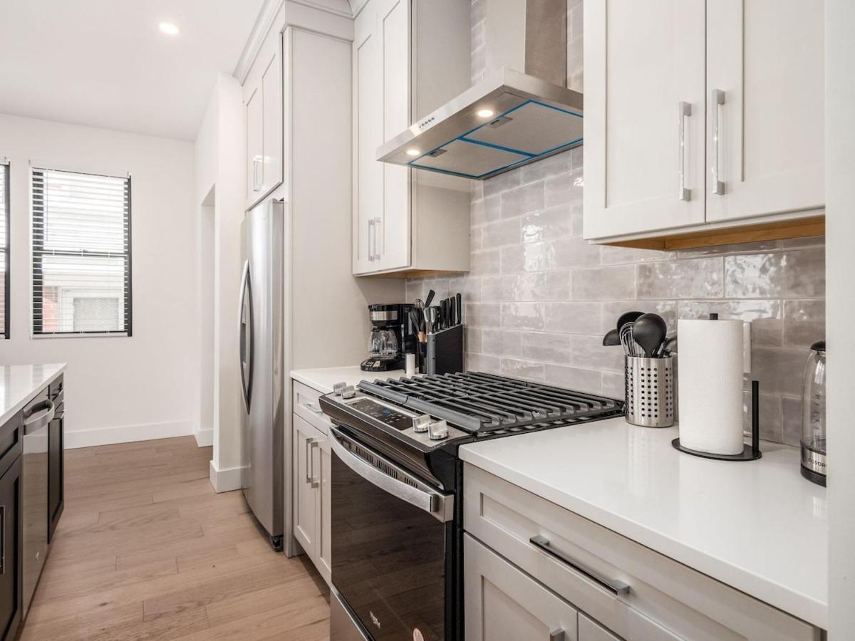 Modern Luxury 4br 3 5ba Oasis In Historic Old Town East Pd *