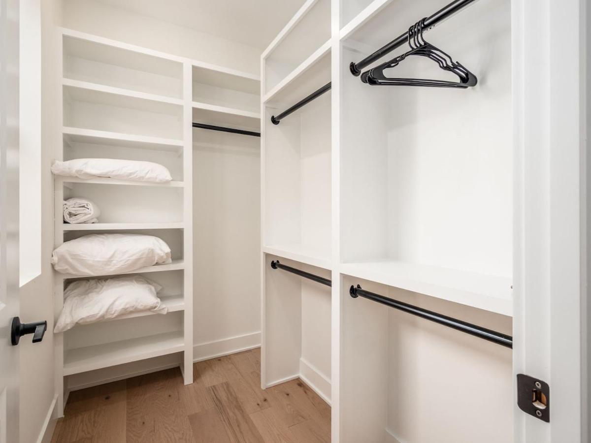 Modern Luxury 4br 3 5ba Oasis In Historic Old Town East Pd